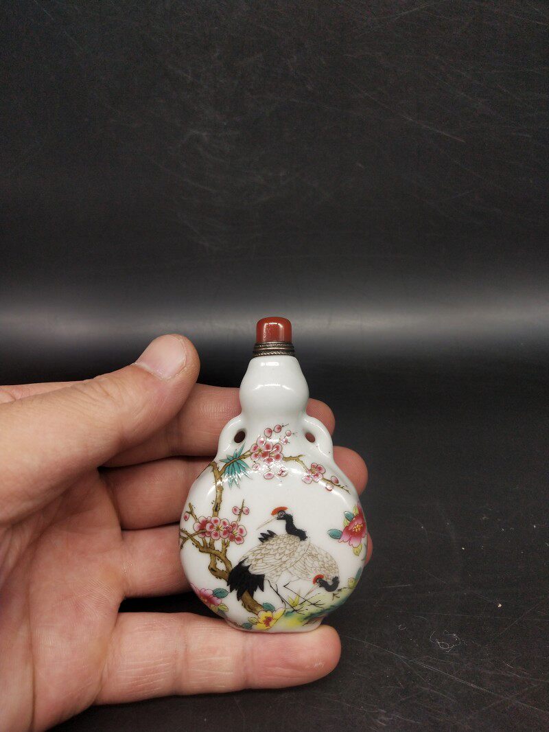 Imitation ancient playing with multi-treasure cabinet hem Porcelain Double Ear Practical Snuff Pot Stickup Printed Wild Mandarin Ducks and Peony Bird Figure Gift Items