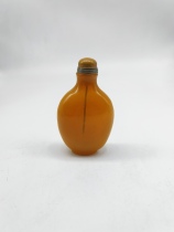 In stock imitation of the ancient literature of the Republic of China gift props old-fashioned glazed chicken oil yellow nesting material practical snuff bottle ornaments