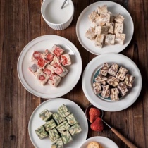 Net red snacks Taiwan snowflake crisp milk flavor cocoa matcha strawberry flavor q cake handmade homemade no addition