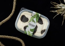 Net Red Snacks Australian Milk Cake Box Handmade Animal Cream Shunfeng Cold Transport