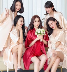 Wedding dressing gown female bride bridesmaid group ice silk wedding makeup nightgown red pajamas silk long summer thin style