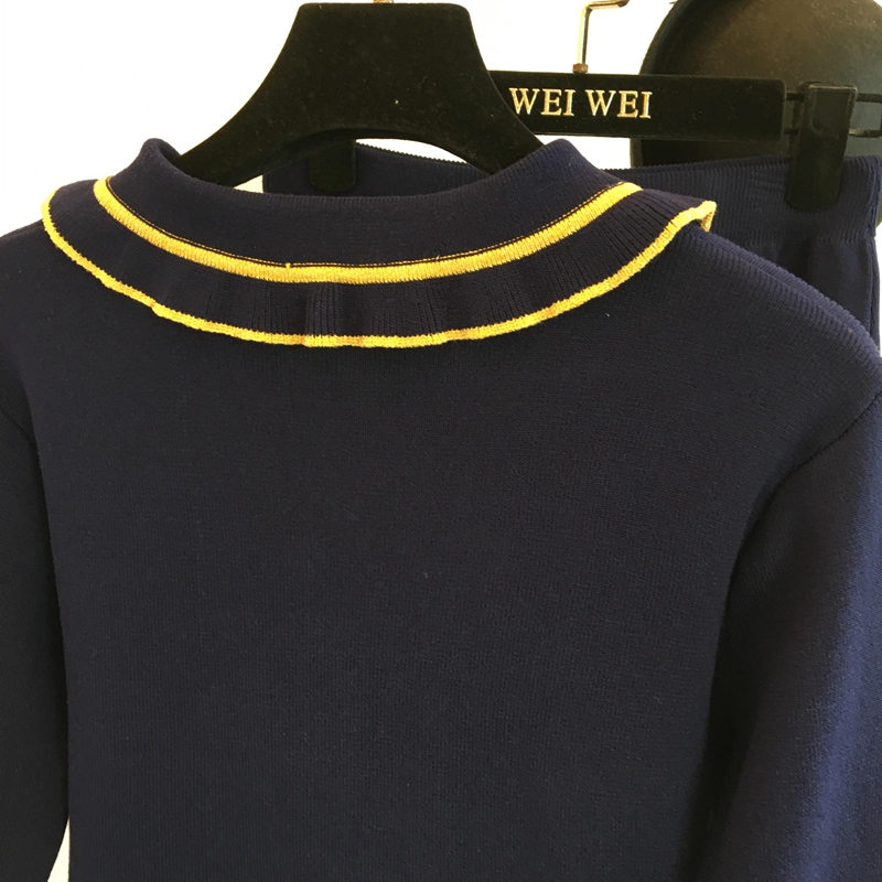 2018 đầu mùa thu mới hương thơm nhỏ bằng gỗ tai dệt kim dài tay áo khoác cardigan + váy đan phù hợp với phụ nữ trang phục mùa đông cho nữ