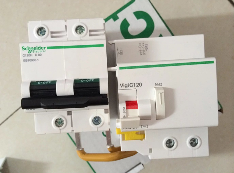 Schneider circuit breaker C120H VIGI air switch 300MA 2P100A with leakage protector 80A