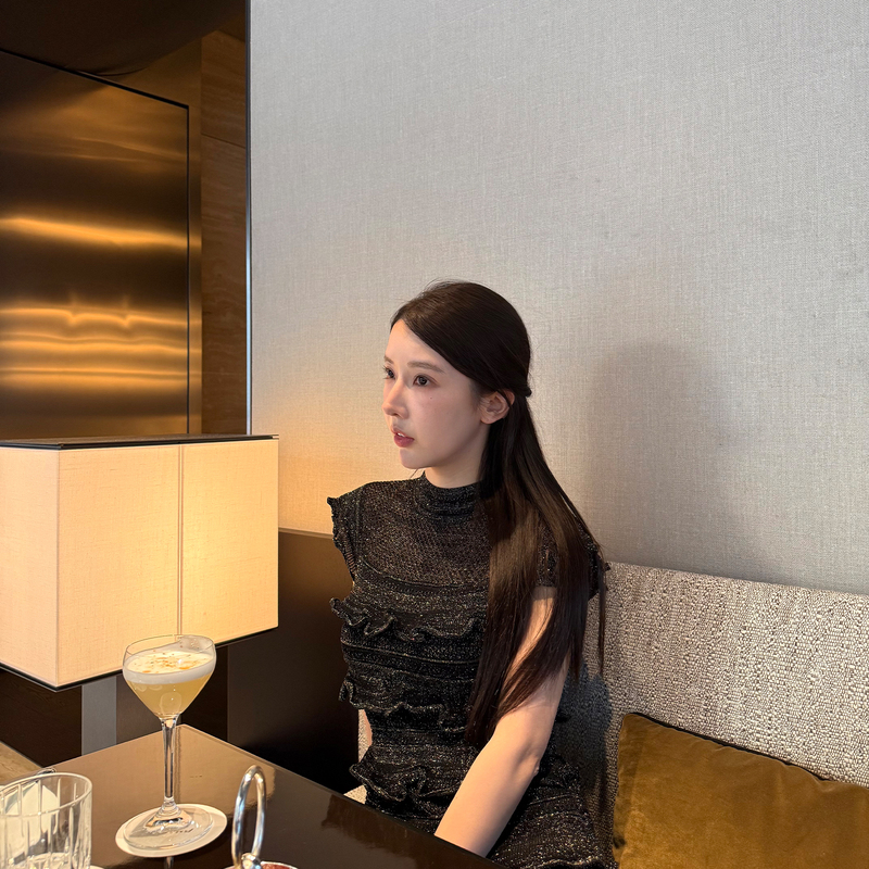 Yss Ye Shuoshuo【Dark Night Isolation】Half-High Collar Hollow-Out Textured Shimmering Pleated Ruffle Waist-Cinching Short Skirt Yss Ye Shuoshuo【Dark Night Isolation】Half-High Collar Hollow-Out Textured Shimmering Pleated Ruffle Waist-Cinching Short Skirt