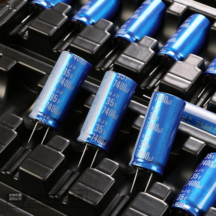 New ELNA 35V7400UF fever flashing blue robe audio capacitor measured up to 9000UF