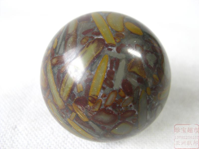 Old Jade Plum Blossom Jade Male Eggs diameter 4 8cm jade Grip Walnut stone Carved Ball beads hand to play a piece of fitness ball