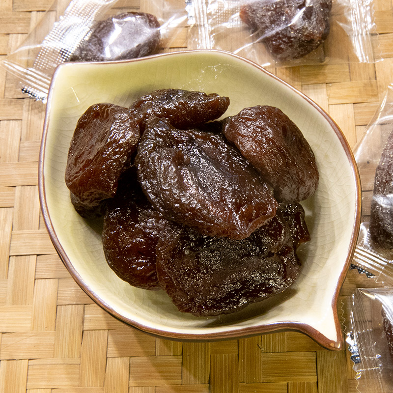 Li family meal gold apricot dried golden apricot candied fruit candied candied fruits sour and delicious casual snacks without adding a snack