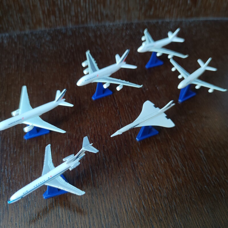 60th Anniversary of Tokyo-Paris First Flight Commemorative Small Aircraft Collection Ornament Passenger Aircraft All Nippon Airways