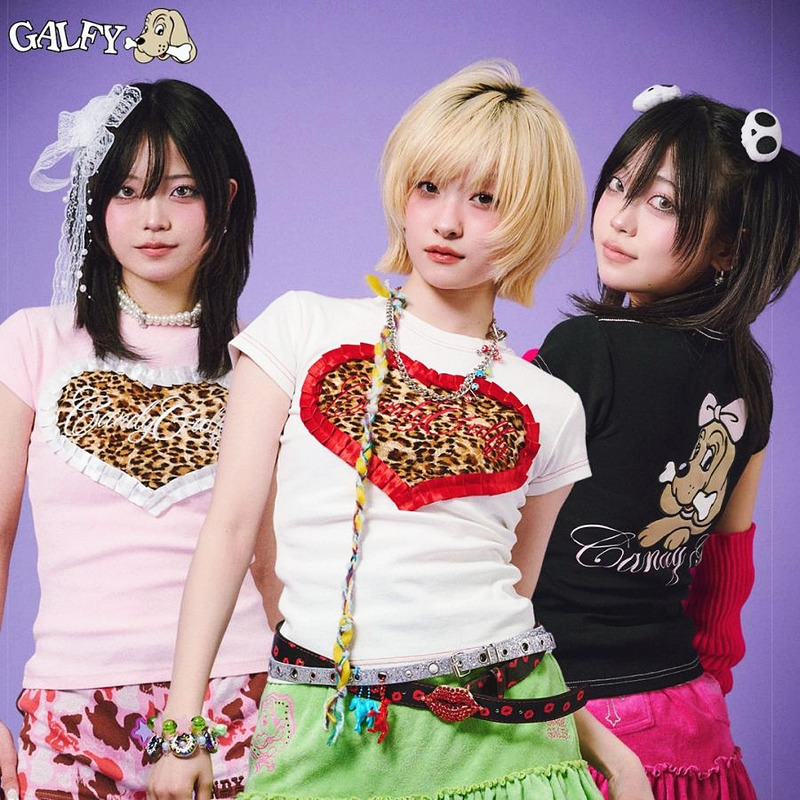 Japanese Harajuku Subculture Y2K Shibuya Hot Girl Style Candy Galfy Leopard Print Flocking Heart Slim-Fit T-Shirt for Women Japanese Harajuku Subculture Y2K Shibuya Hot Girl Style Candy Galfy Leopard Print Flocking Heart Slim-Fit T-Shirt for Women