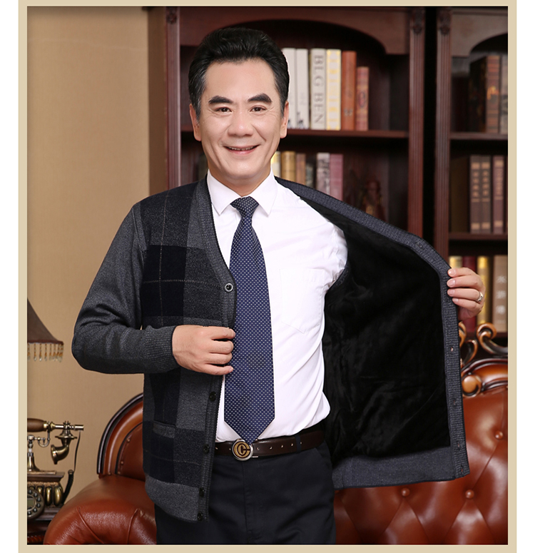 Áo nịt len ​​dành cho người trung niên Áo len nam cộng với áo nhung dày của cha Gói áo len cỡ lớn cashmere Ông già áo len nam Áo khoác mùa đông áo len nam cổ lọ