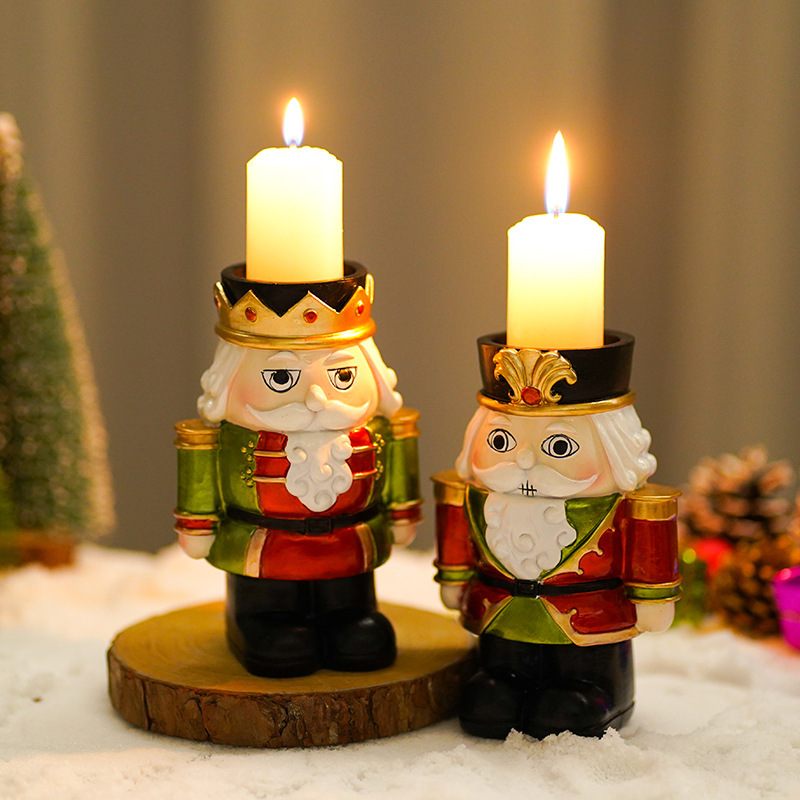 European Style Walnut Clip Candlestick Ornaments ins Style Home Living Room Desktop Decoration Candlestick Christmas Resin Ornaments