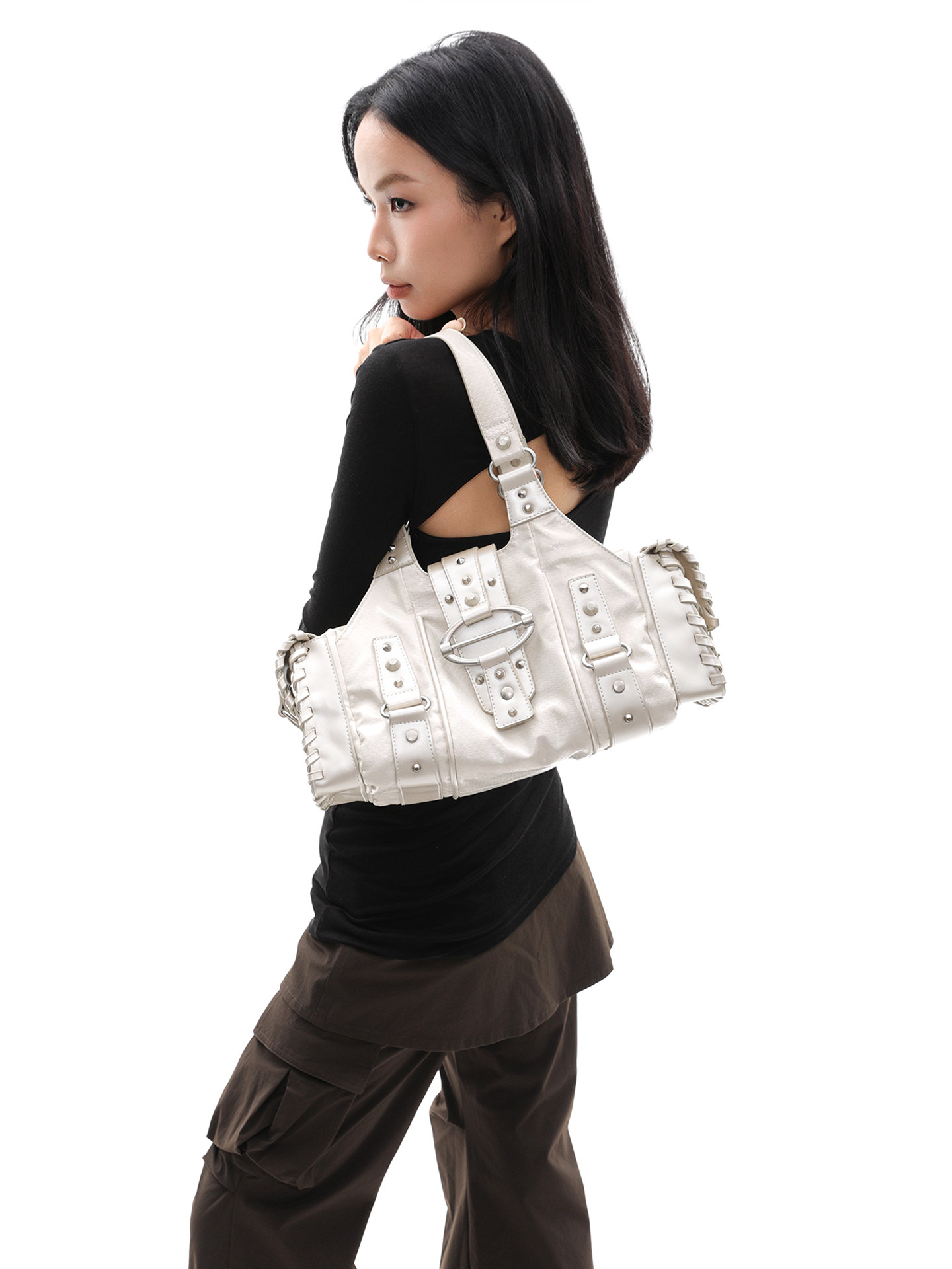 JANDRESS Silver Snakeskin-Print Studded Underarm Bag