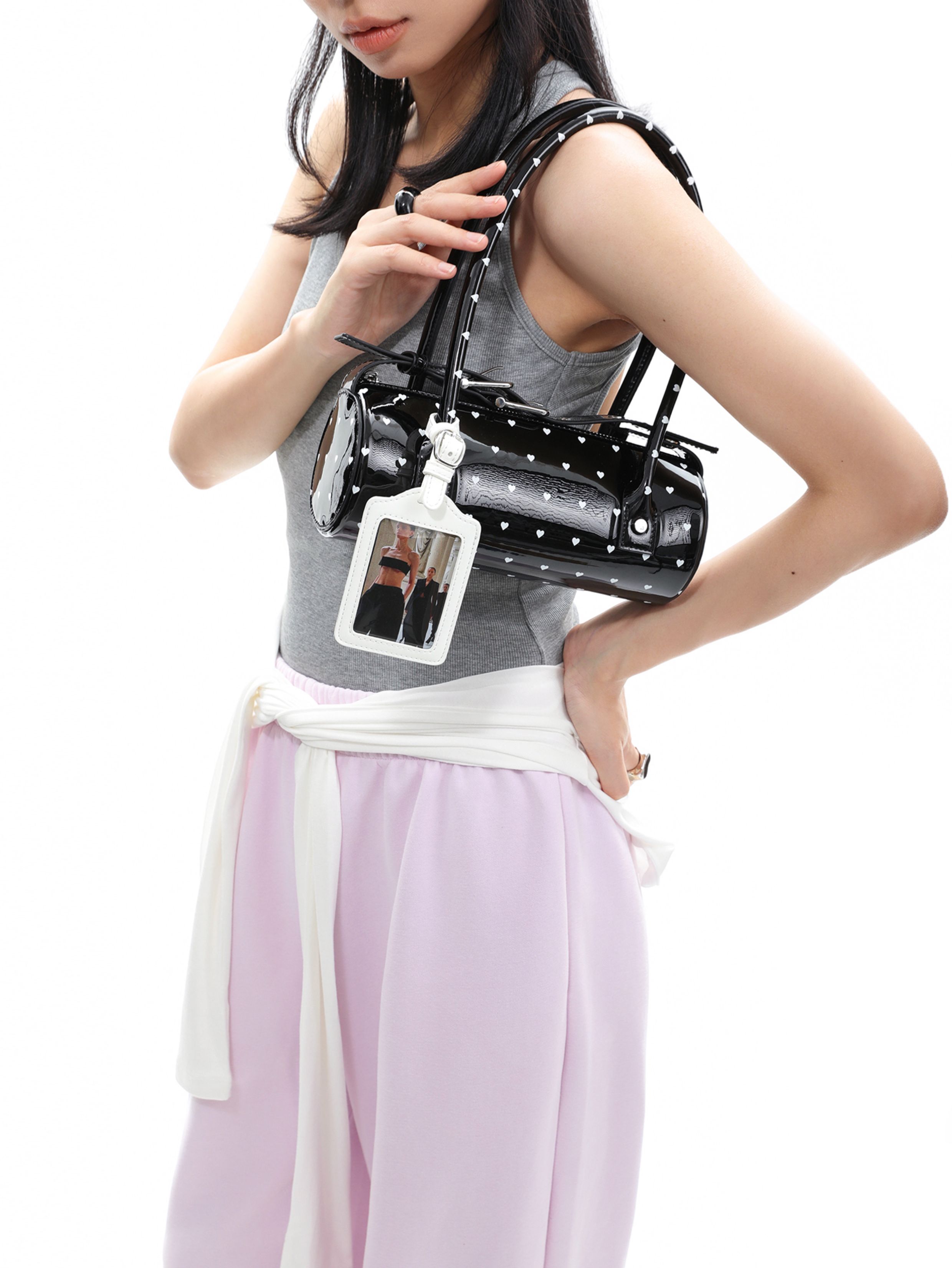 JANDRESS Black Patent Heart-Print Underarm Bag