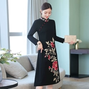 2018 mùa thu và mùa đông retro mới thêu váy đứng cổ áo gió quốc gia cải thiện cheongsam một từ váy phần dài