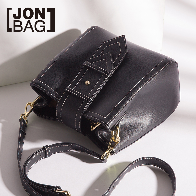 Baggage girl 2019 Korean version mother water bucket bag with one shoulder and oblique Bag with small CK bag Baggage girl 2019 Korean version mother water bucket bag with one shoulder and oblique Bag with small CK bag