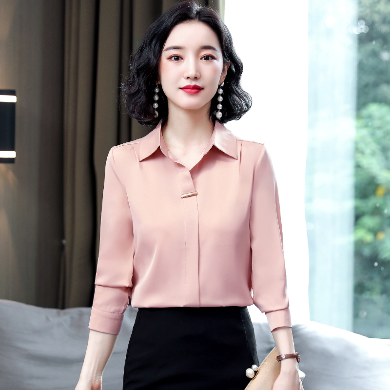 Light Luxury and Stylish Workplace Shirt, Red, 2026 Spring and Autumn New Fashion, Slimming, Elegant Women's Long-Sleeved Top