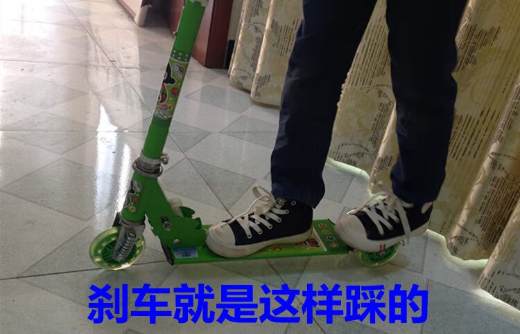 Trẻ em quốc gia của ba bánh scooter scooter bé ròng rọc gấp xe với đèn flash xe đẩy em bé đồ chơi trẻ em xe đạp trẻ em 3 bánh