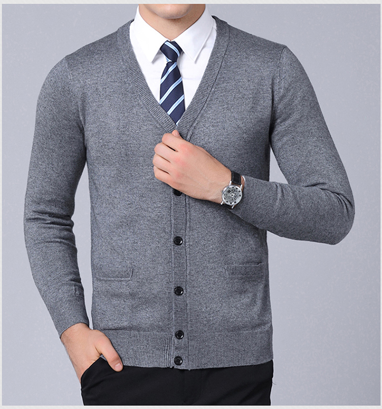 Mùa thu và mùa đông áo len mới trung niên nam cổ chữ V màu rắn Áo len mỏng cashmere quần jean nam ống rộng