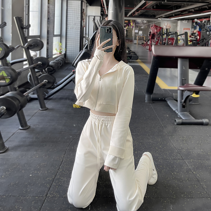 2021 early autumn sports suit female net red fashion Korean version small man Western style sweater two-piece set age-reducing casual wear