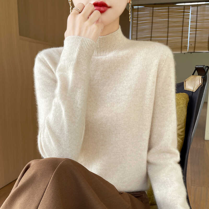 Soft and Delicate Half-Turtleneck Knit Sweater for Women, Loose Fit, Slimming, Stylish, Suitable for Layering with a Coat Soft and Delicate Half-Turtleneck Knit Sweater for Women, Loose Fit, Slimming, Stylish, Suitable for Layering with a Coat