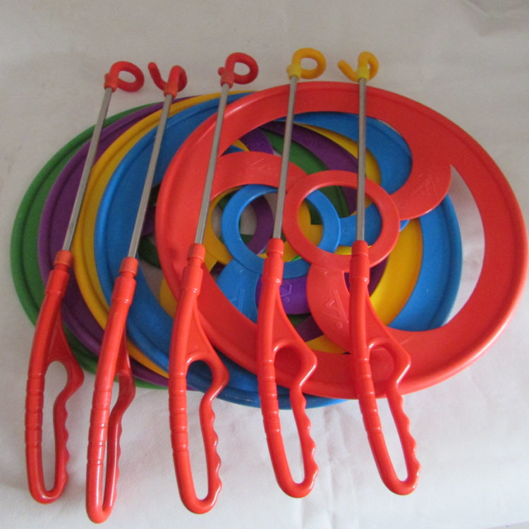 Катание обруча 滚铁环儿童玩具推铁环 塑料风火轮幼儿园玩具健身户外玩具风火轮
