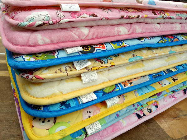 Special foreign trade cartoon pattern children's mattress baby lunch break mattress mattress mattress mattress soft and hard dual-use