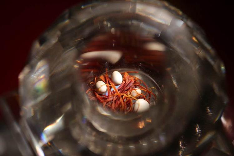 Lotus Division closed French dress Self-born and strong son 2mm for Schleitärtaga Box Saffron