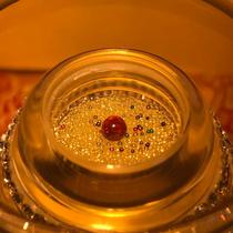 Sakyamuni Buddha {yellow} magic color solid son 8 yuan 2000 open pagoda Kalu box