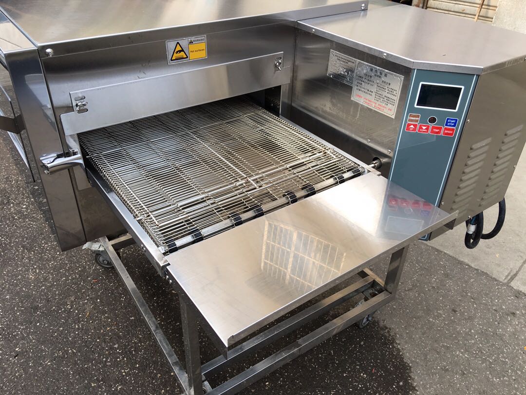 South Korea Uss pizza oven chain strip style 520 electric oven 380V second-hand 9 to new low-priced spot