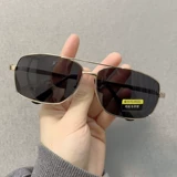 Мужские трендовые квадратные черные очки на солнечной энергии