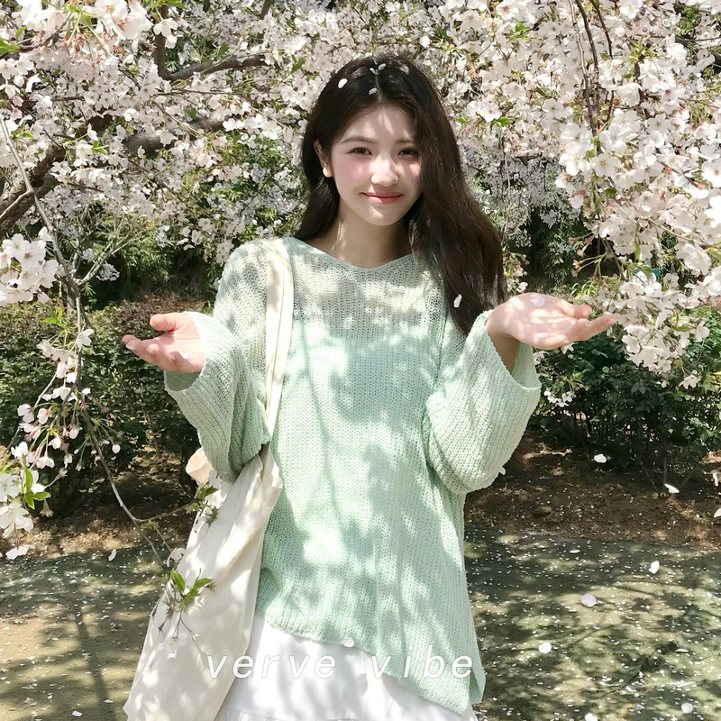 Early Spring New Mint Green Hollow-Out Knit Sweater V-Neck 2026 Top Loose Lazy Style Gentle Sweater Top
