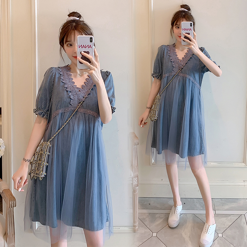 Summer short sleeves Pregnancy Woman Dress Dress Han Edition Loose large size Size Wash Water Denim Splicing Mesh Yarn Flower Side Gestation Foreign Dress