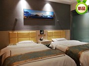 Phòng khách sạn đầy đủ nội thất phòng tiêu chuẩn phòng ngủ lớn 1,8 mét nội thất đầy đủ giường máy tính bàn tủ quần áo