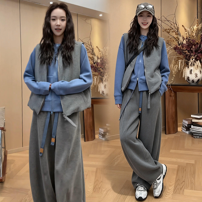 Casual Sports Suit for Women, New Autumn Style, Loose and Slimming, Hooded Zip-Up Sweatshirt, Vest, Wide-Leg Pants, Three-Piece Trendy Set Casual Sports Suit for Women, New Autumn Style, Loose and Slimming, Hooded Zip-Up Sweatshirt, Vest, Wide-Leg Pants, Three-Piece Trendy Set