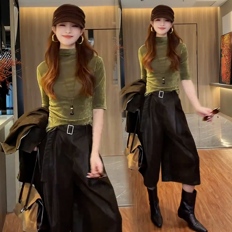 Fashionable Women's Suit 2026 Autumn New Stylish Slim-Fit Velvet Mid-Sleeve Top and Wide-Leg Pants Elegant Two-Piece Set Fashionable Women's Suit 2026 Autumn New Stylish Slim-Fit Velvet Mid-Sleeve Top and Wide-Leg Pants Elegant Two-Piece Set