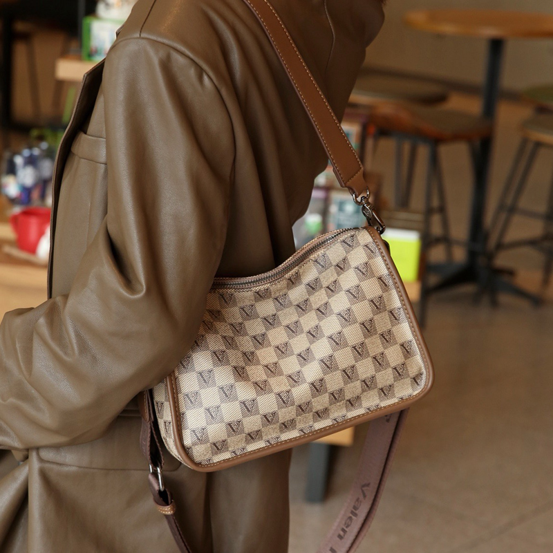 Warren Vanney Bag Women's 2026 New Shoulder Bag Underarm Fashion Commuter Bag Wide Strap Crossbody Bag Large Capacity