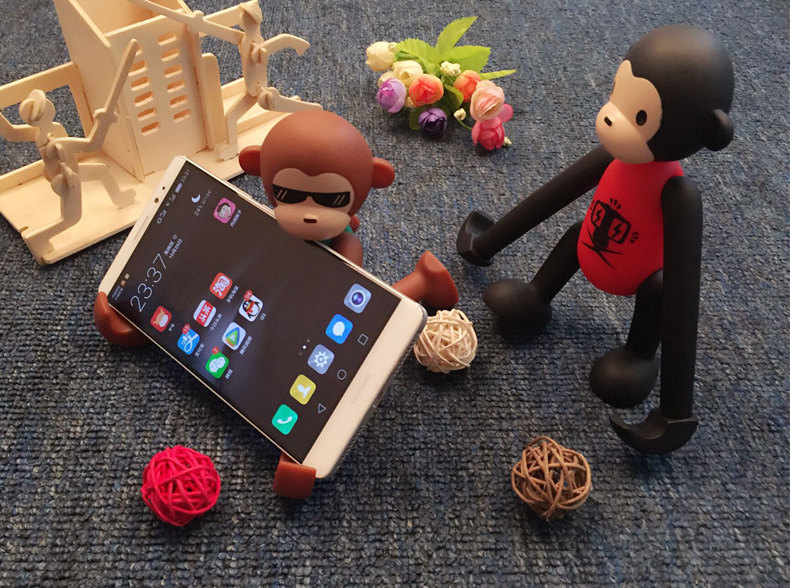 Armor King Cute Monkey Toy Adjustable Digital Support for 3.5-6 inch Phones & 7-10 inch Tablets