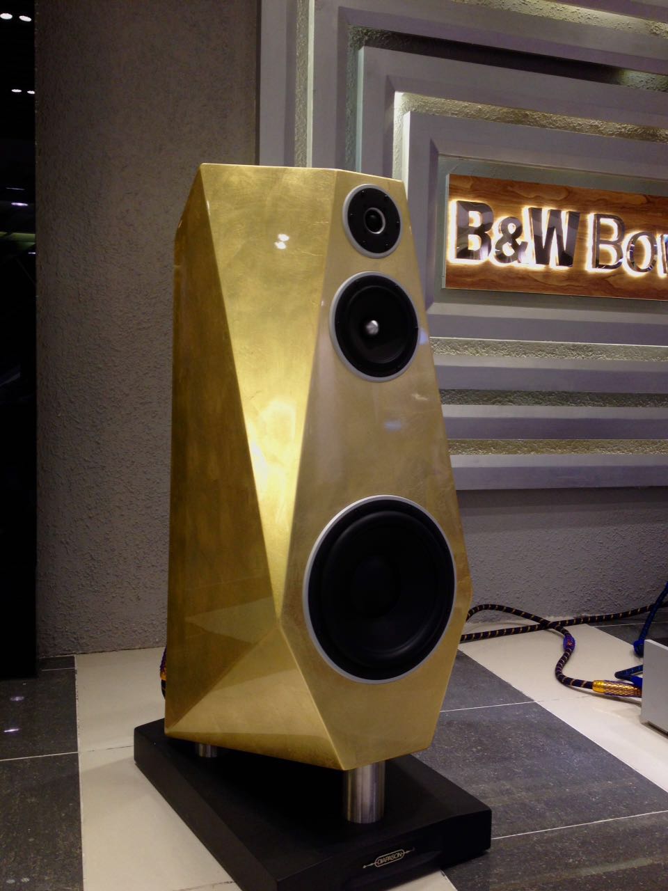 Diapason Opera Sound DYNAMIS Flagship Speaker Italian Speaker New National Bank
