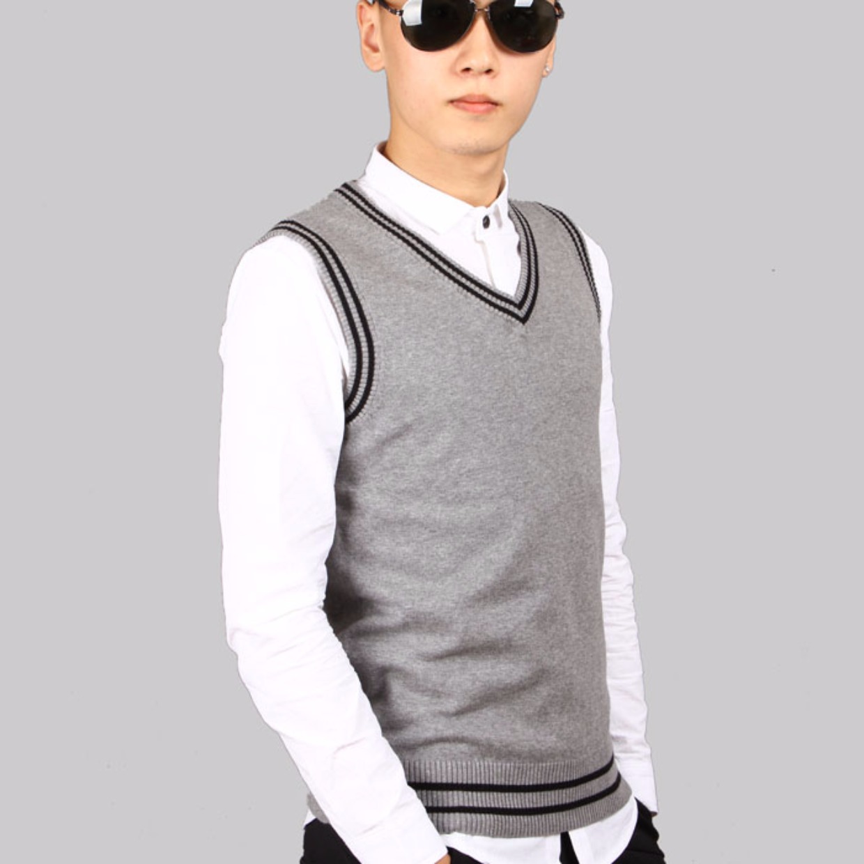 Áo len nam mùa đông vest len ​​nam cổ chữ V len vest đen vest không tay áo len vest áo len không tay