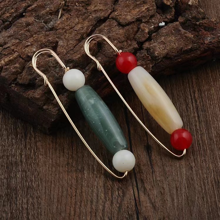 The new creative imitation natural stone brooch retro fashion minimalist fashion minimalist large beater sweater dress accessories Staple Clothing Accessories