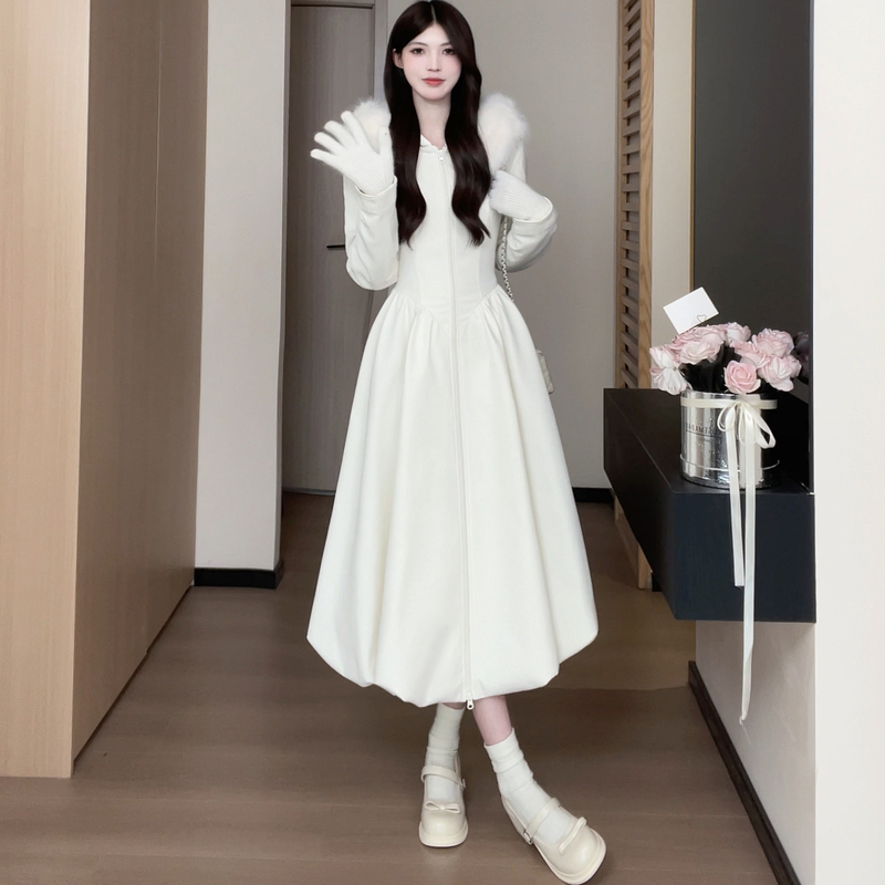 Clearance Sale: Matsumoto Sosang Autumn and Winter Vibe, Milky White Plush Collar Hooded Waist-Cinching Gentle Coat, Waist-Tied Floral Cotton Jacket