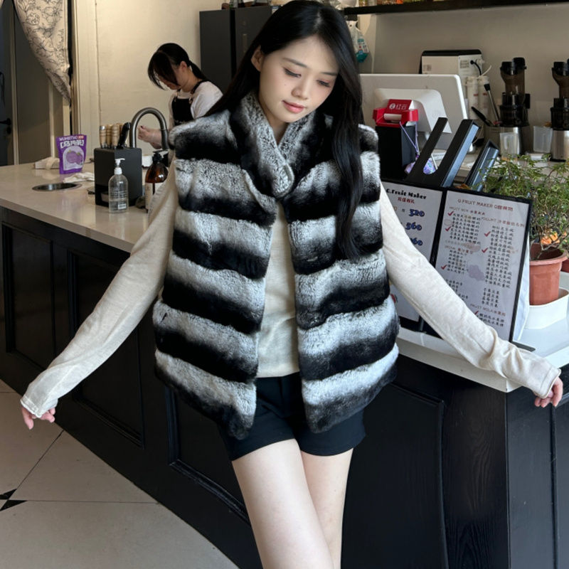 Imported Rex Rabbit Chinchilla Stand Collar Vest Fur Waistcoat New Style Furry Vest Black and White Slimming Youthful Style 60 Length Imported Rex Rabbit Chinchilla Stand Collar Vest Fur Waistcoat New Style Furry Vest Black and White Slimming Youthful Style 60 Length