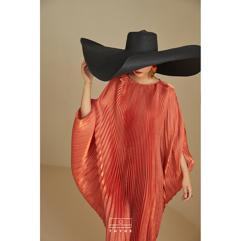Tuyue Tu Yue, Huang Shengyi's Same Style, Original Design, One-Piece Architectural Pleated Silhouette Dress
