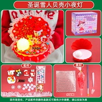 Рождественский ночник в виде ракушки снеговика поставляется с батарейками в коробке.