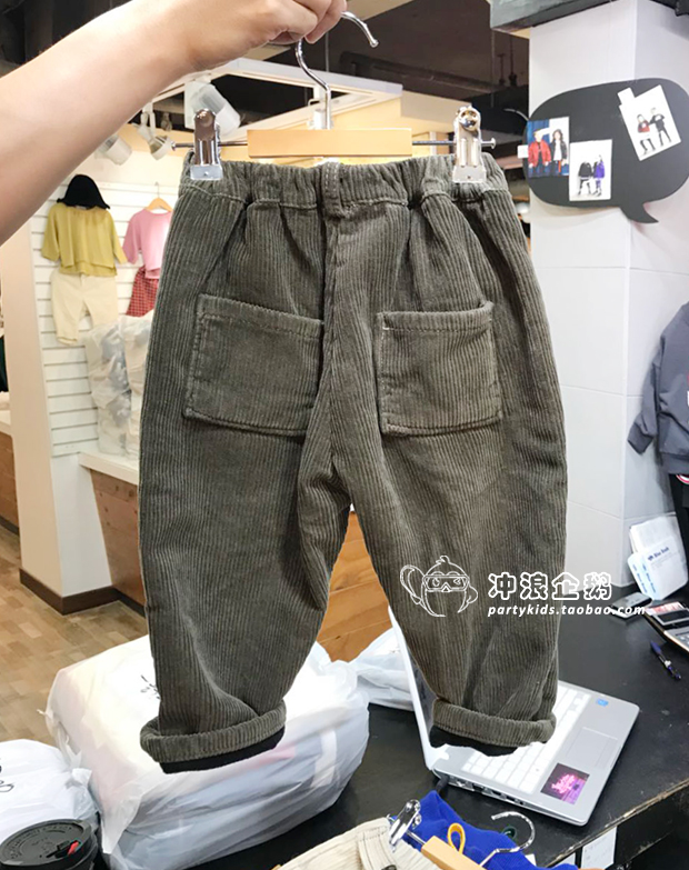 Hàn Quốc mua quần áo trẻ em cho bé trai và quần bé gái 2018 mùa đông mới quần nhung kẻ thường màu dày quần bò rộng bé trai