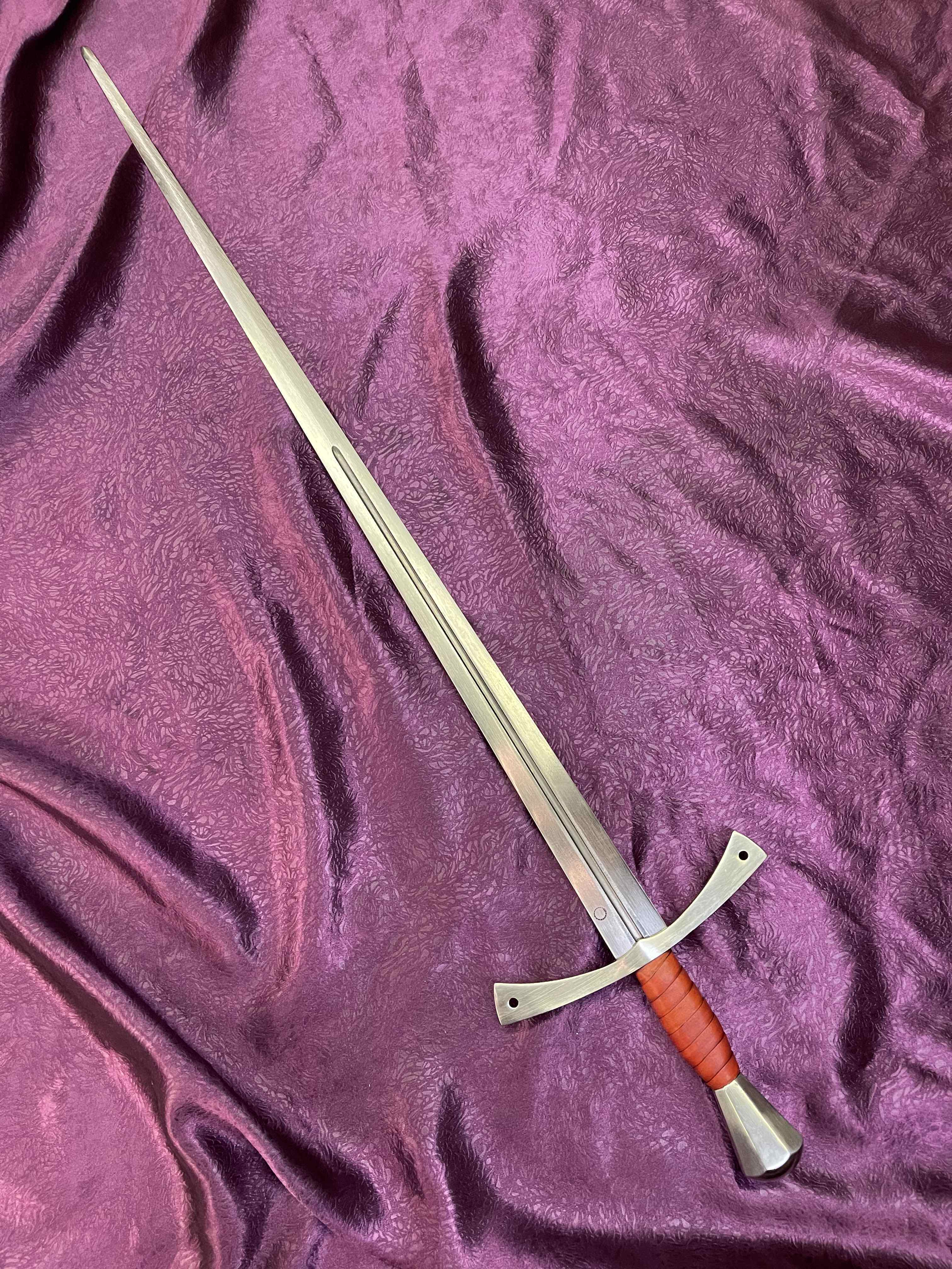 Number 10 I33 armed sword unopened blades HEMA Bing to practice collection of one-handed steel sword history repeating-Taobao