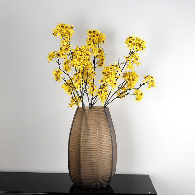 Polygon glass vase fittings flowers modern simple American home living room with flower flower sample room furnished