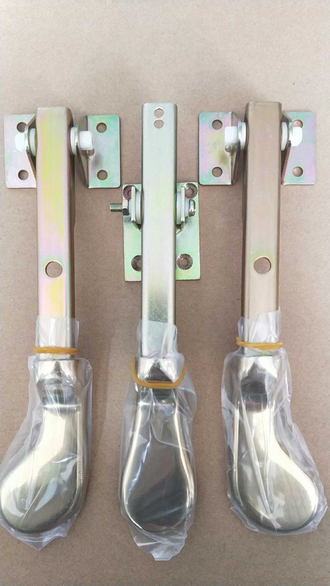 The piano is pedaling