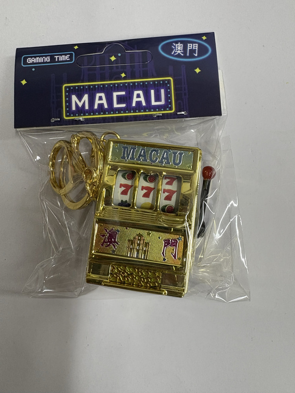 Macau Souvenir Keychain, Lucky 7 Slot Machine Keychain
