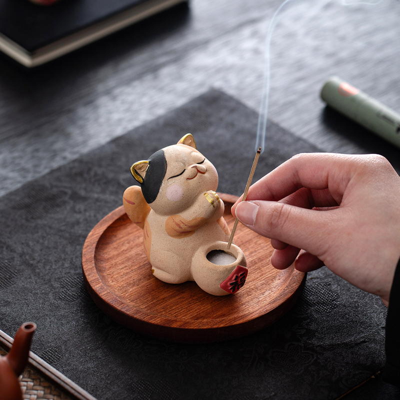 Hand-Painted Lucky Cat Incense Holder, Agarwood and Sandalwood Incense Burner, Ceramic Cute Cat Tea Table Decoration Ornament Hand-Painted Lucky Cat Incense Holder, Agarwood and Sandalwood Incense Burner, Ceramic Cute Cat Tea Table Decoration Ornament